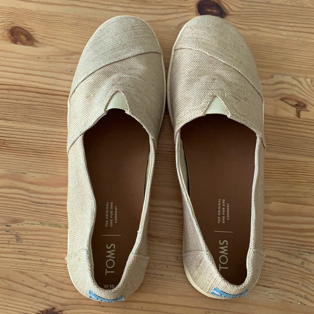 Tom’s canvas shoes metallic size 10